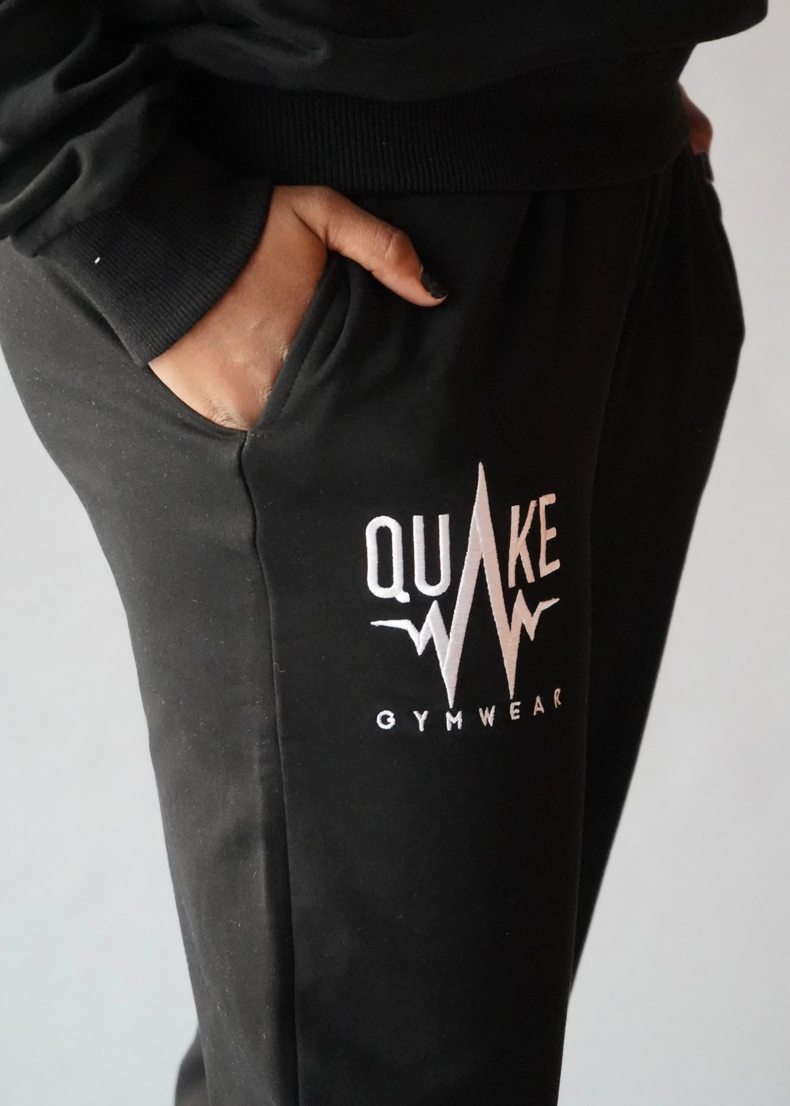 Q-One Women Sweater & Sweatpants (Black)